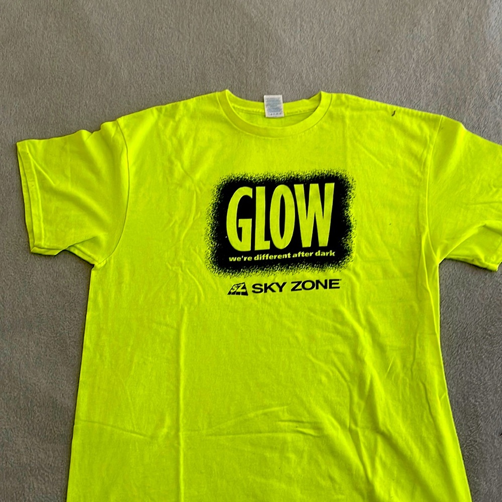 I'm selling a Adult XL sky zone glow shirt